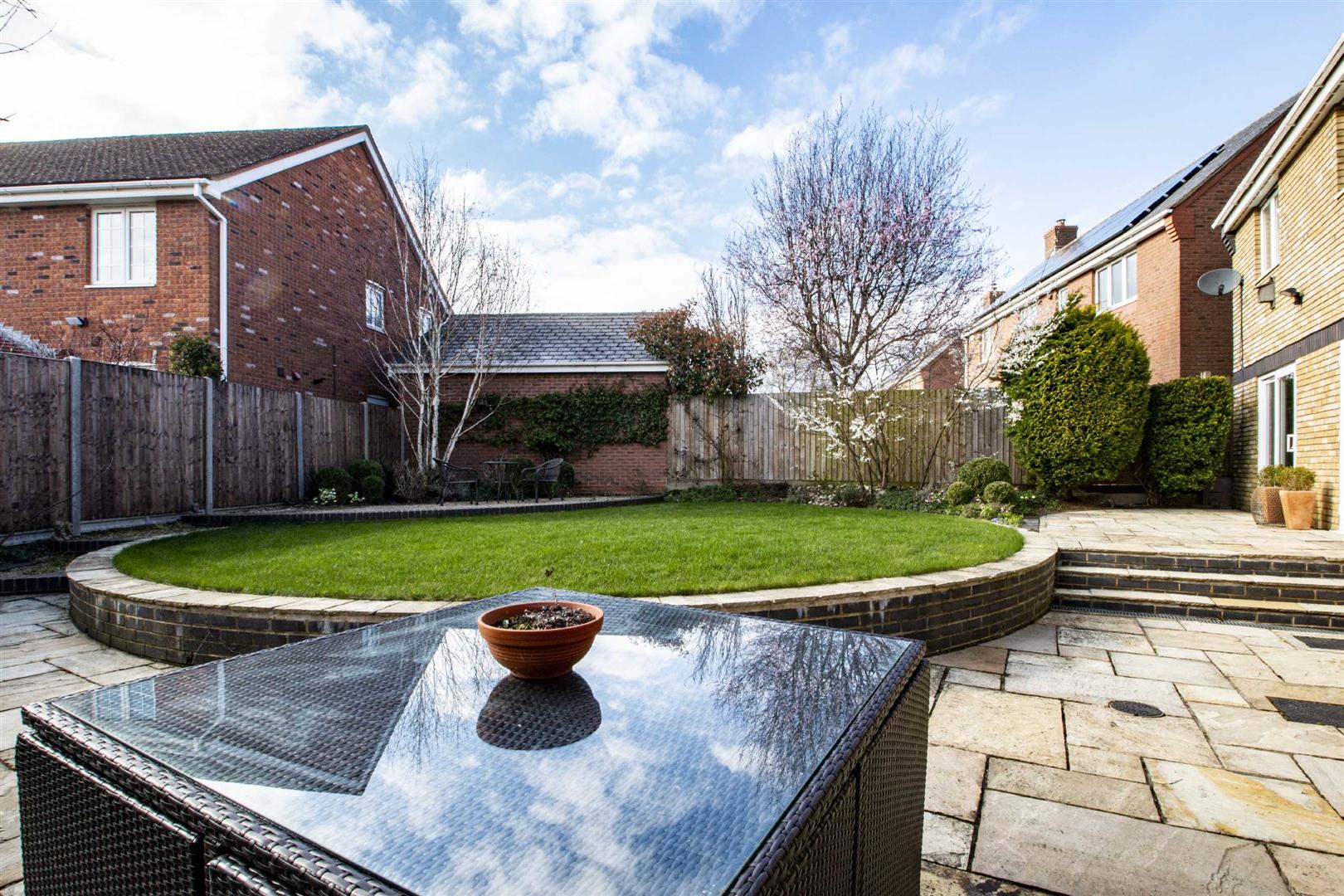 4 bed property in Carisbrooke Way, Milton Keynes